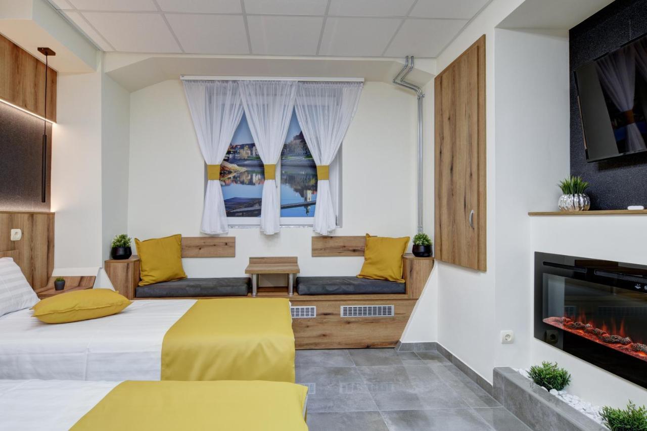 Riverside Inn - Dunaparti Szuteren Győr Exterior foto